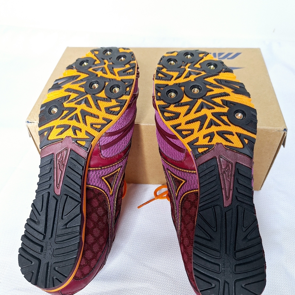 NWB Mizuno brand " The Kizuna" Track and Field running shoes womens size 10. - Picture 3 of 11